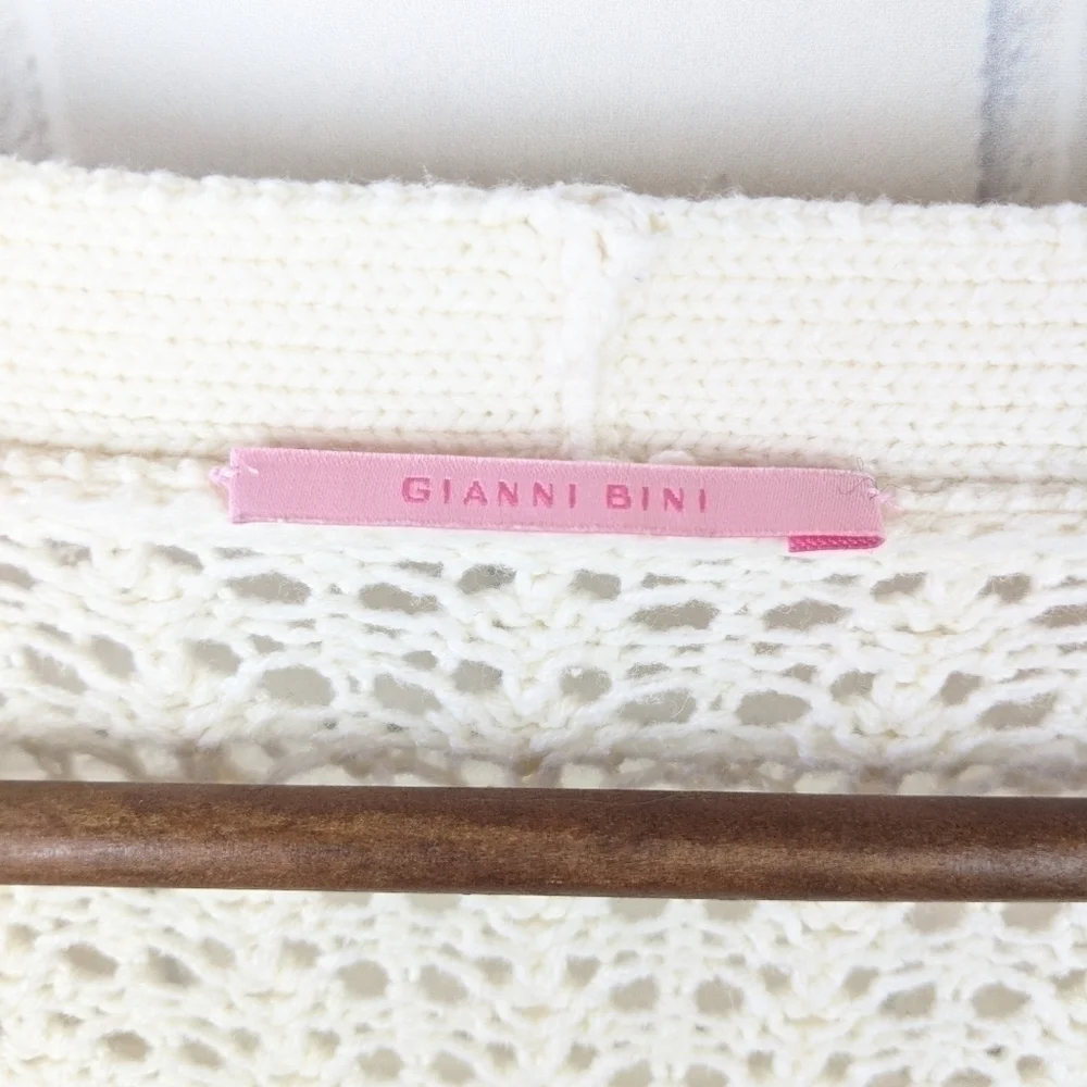 Gianni Bini Cream Crochet V neck Sweater Women's‎ Small